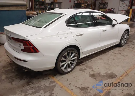 2021 Volvo S60 T5 Momentum из США, поврежденный, VIN 7JR102FK7MG102659